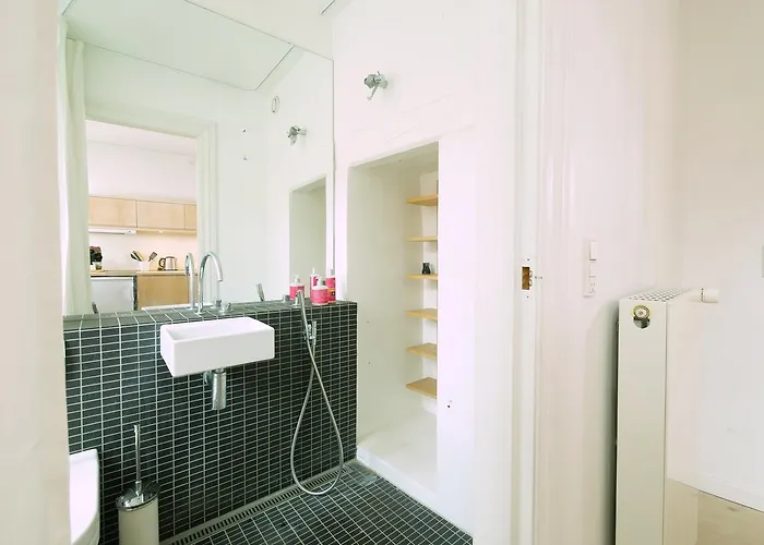 Hotell Canal 1 - 8 3*